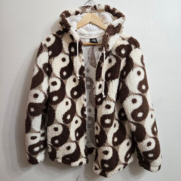 NWT PacSun Yin-Yang Sherpa Hoodie Jacket S Cozy Fleece Brown White Boho Hippie - Picture 4 of 10
